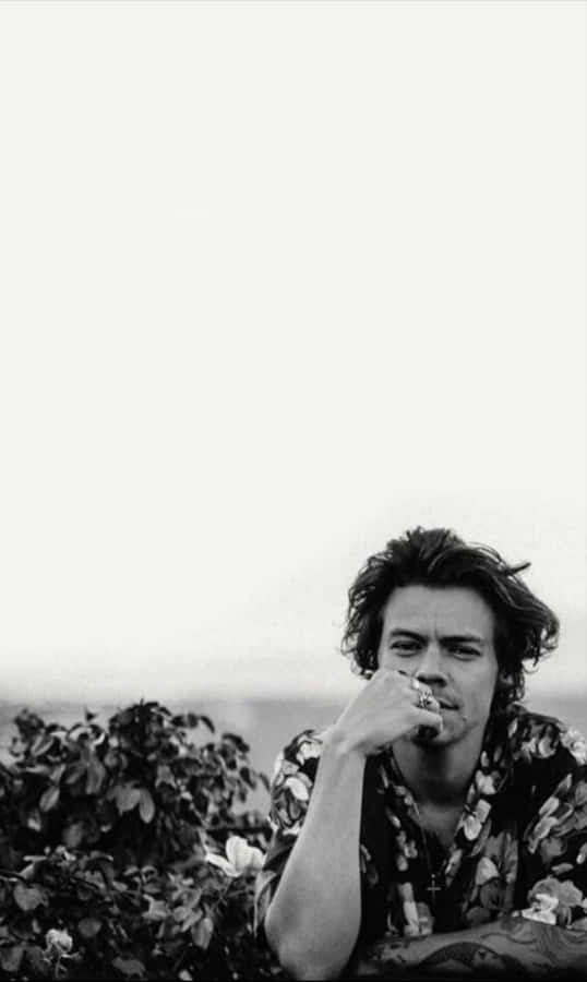 Harry Styles Black And White Wallpaper
