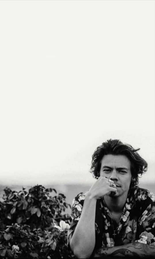 Harry Styles En Blanco Y Negro Fondo de pantalla