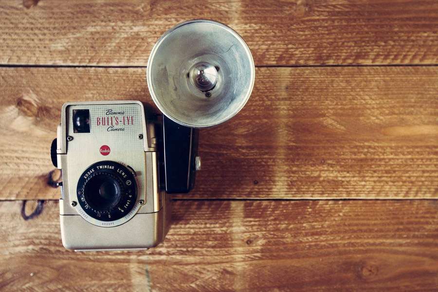 Vintage Bull's-Eye -kamera puupinnalla — HD Kamera Taustakuvat