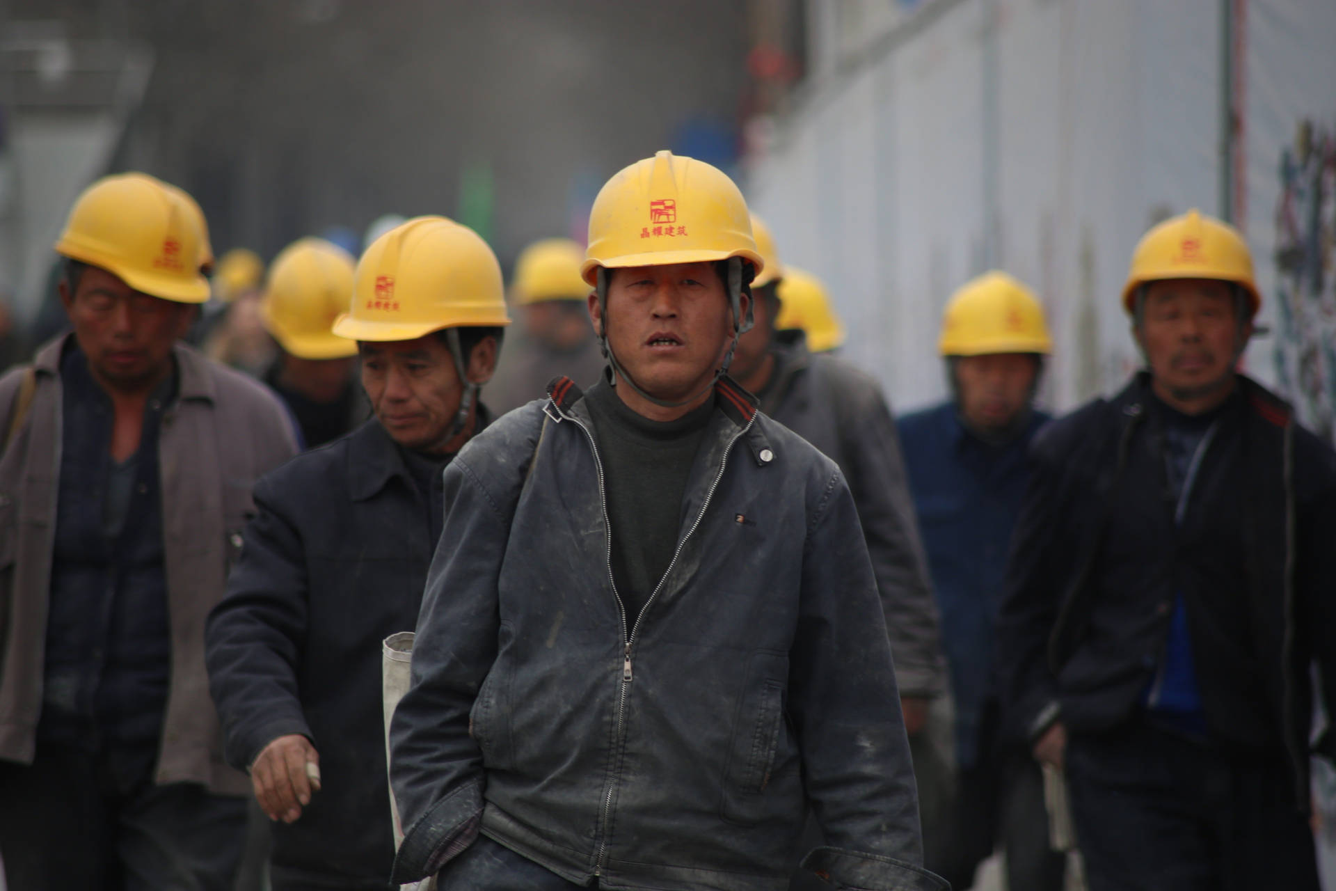 Hintergrund Als Bauarbeiter