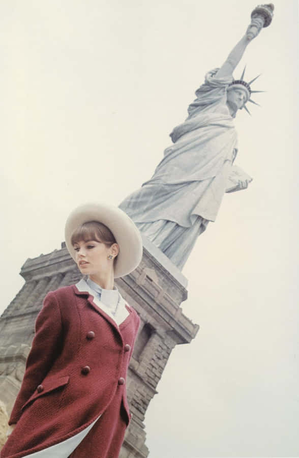 Jean Shrimpton Wallpaper