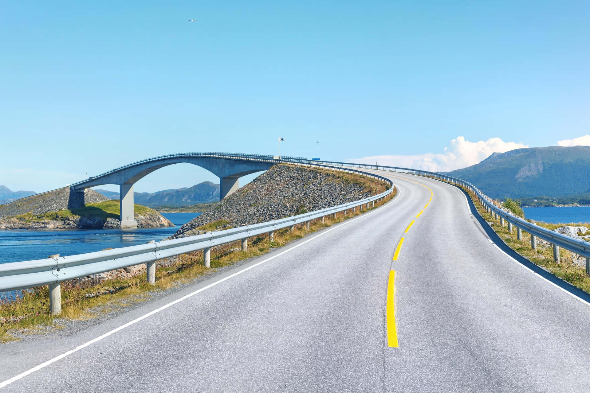 Jembatan Storseisundet Wallpaper