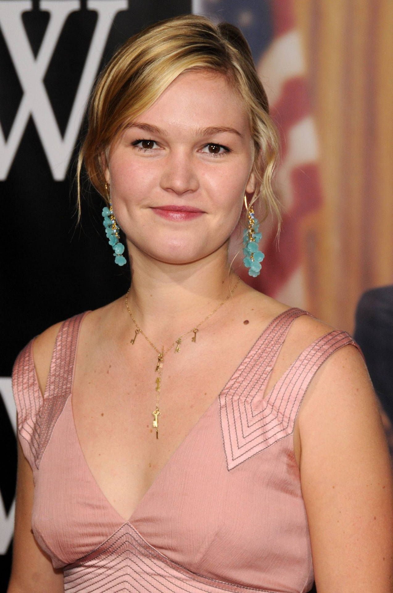 Julia Stiles Wallpaper