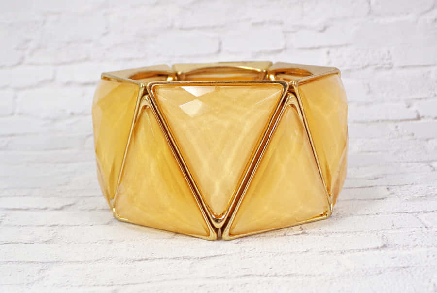 Keltainen Kolmio Taustakuva