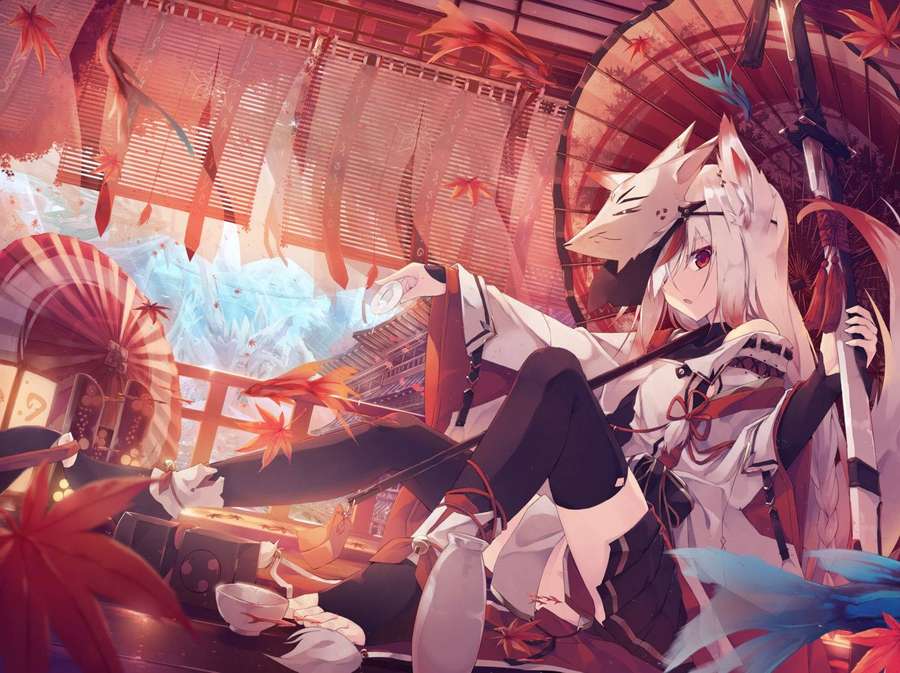 Anime-Fuchsmädchen in einem Schrein mit fallenden Ahornblättern und leuchtender blauer Magie. — Kitsune Hintergrundbild