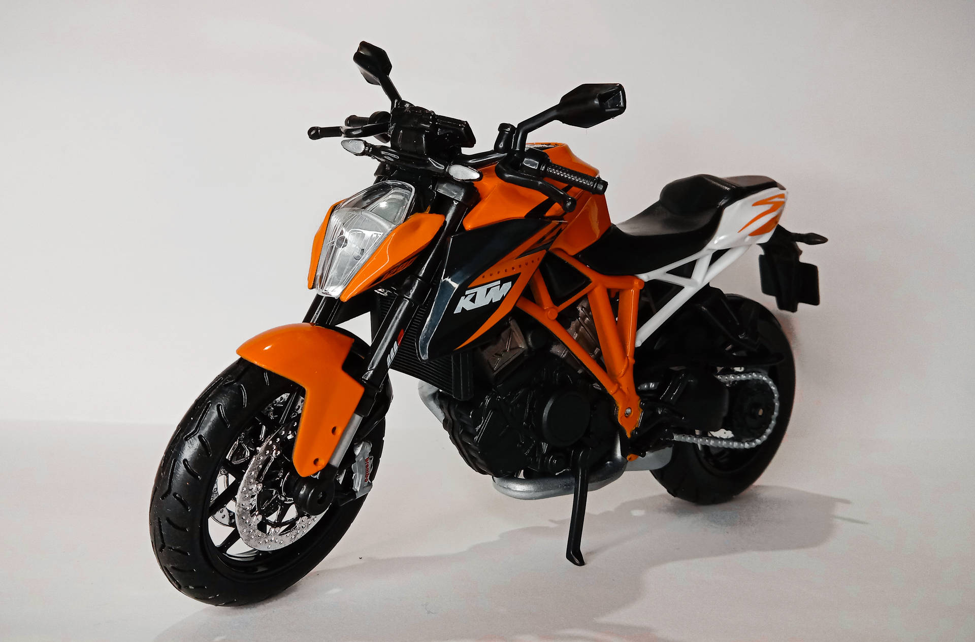 Ktm Duke 200 Fond d'écran