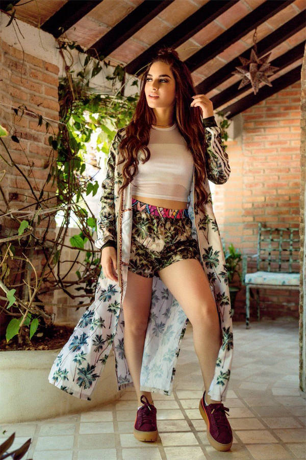 Latina Mädchen Wallpaper
