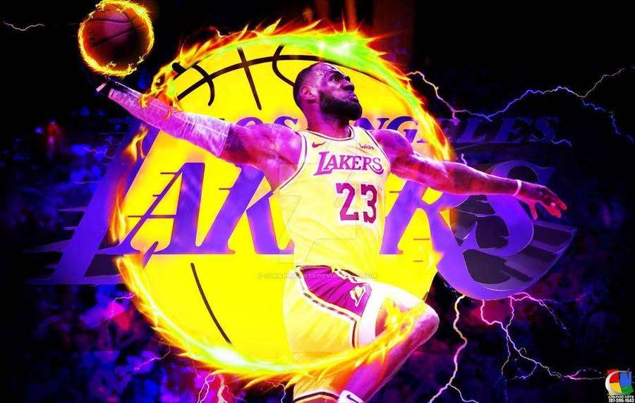 LeBron James im Lakers-Trikot in der Luft mit flammendem Basketball und Blitzeffekten. — Lebron Bilder