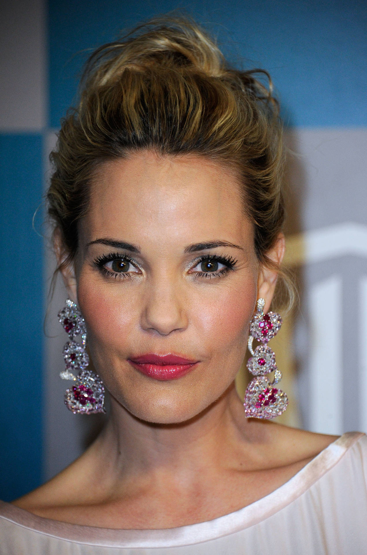 Leslie Bibb Wallpaper