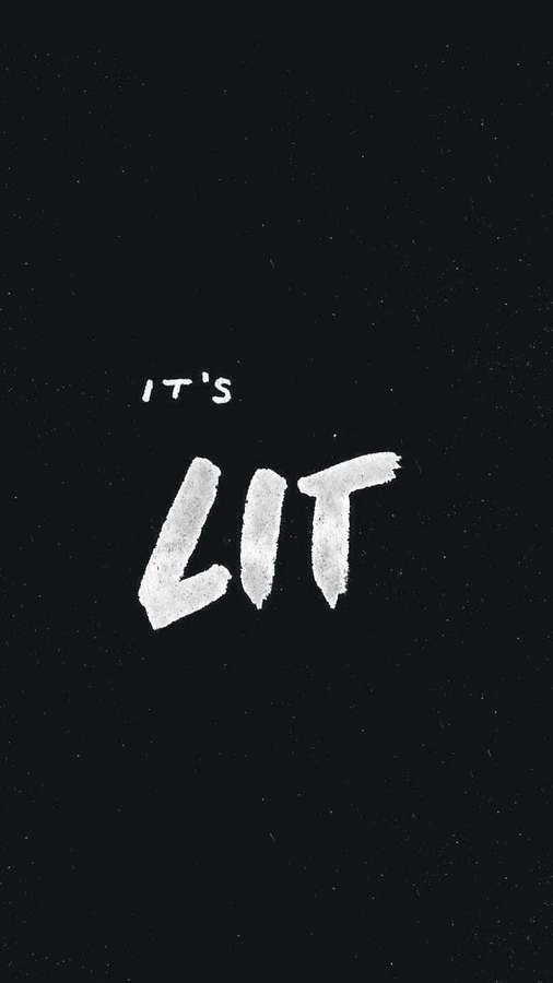 Rohkea valkoinen sivellinvetoteksti 'IT'S LIT' täplikkäällä mustalla taustalla. — Lit iPhone Taustakuvat