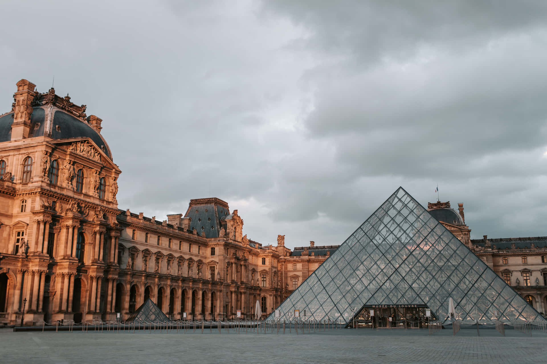 Louvre Museum Bakgrunnsbildet