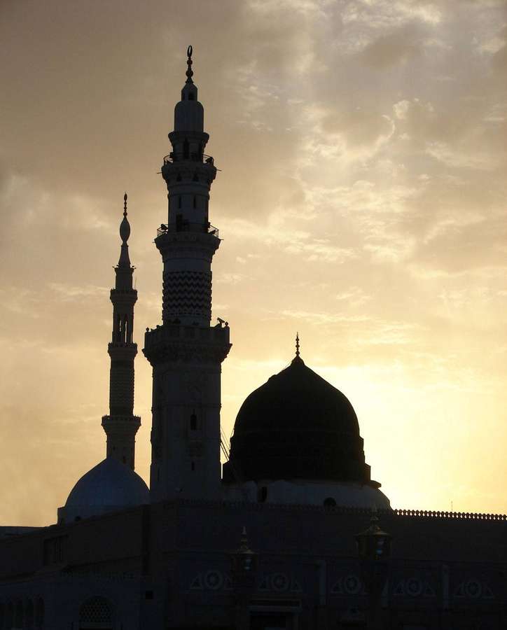 Madina Sharif At Sunrise — Madina Sharif Wallpaper
