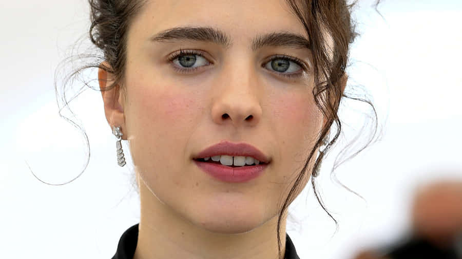 Margaret Qualley Wallpaper