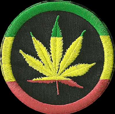 Circular embroidered patch with cannabis leaf and Rastafarian colors — Marijuana PNG