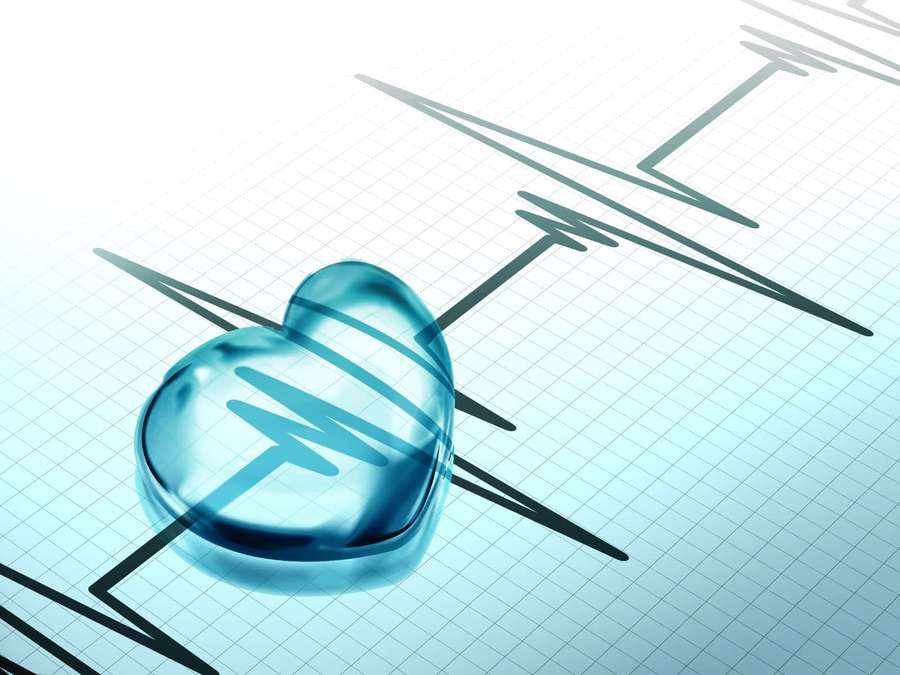 Lasinen sydän, jossa EKG-viivoja ruudukkotaustalla — Medicina Taustakuvat