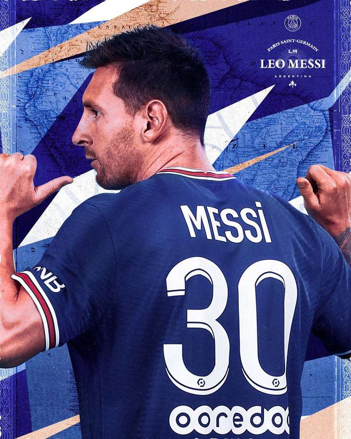Leo Messi im Paris Saint-Germain-Trikot mit der Nummer 30 macht eine Handgeste. — Messi Psg Bilder