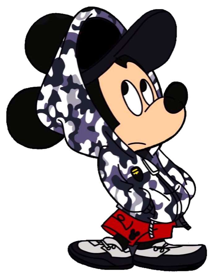 Mickey Mouse trägt einen Camo-Hoodie, rote Shorts und eine Mütze im Streetwear-Stil. — Micky Maus Cool Wallpaper