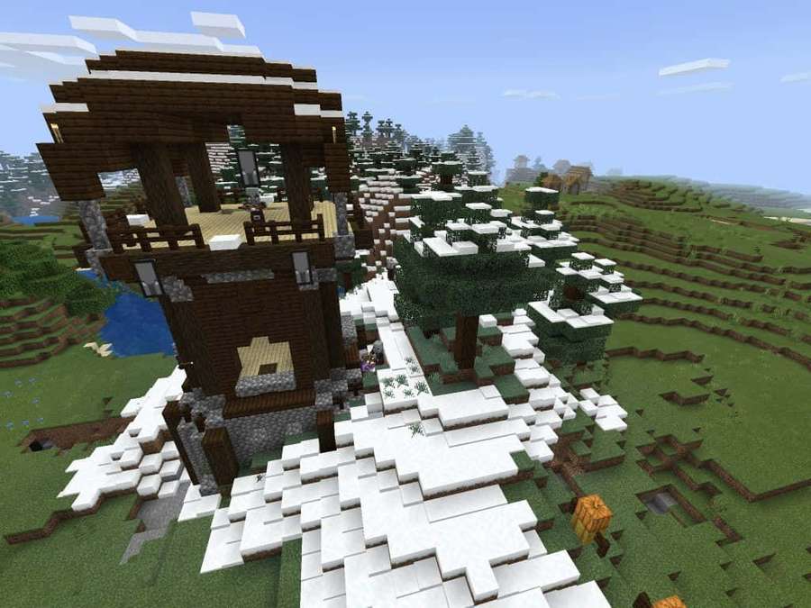 Puutorni lumisessa Minecraft-maisemassa, jossa on puita ja joki. — Minecraft Bedrock Edition Taustakuvat