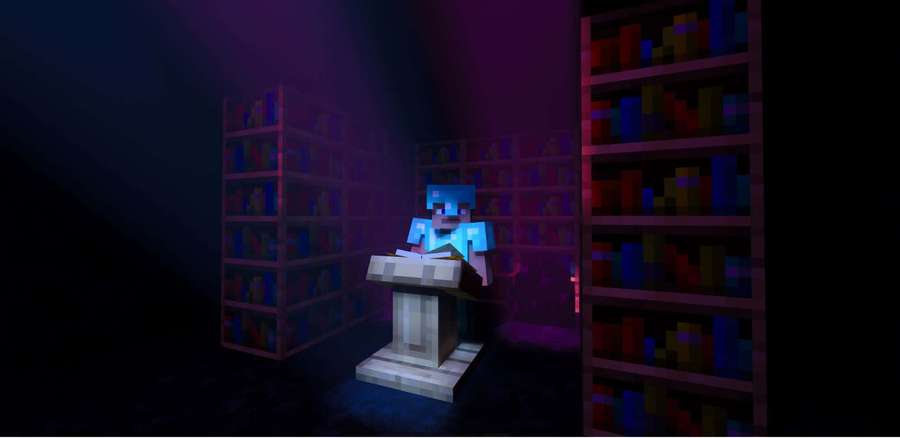 Minecraft-hahmo lukee pöydän ääressä pimeässä kirjastossa, jossa on hehkuvia kirjahyllyjä. — Minecraft Haarniska Taustakuvat