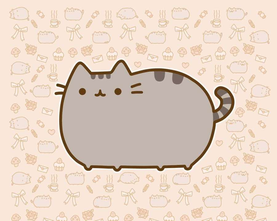 Eine mollige graue Cartoon-Katze mit gestreiftem Schwanz auf einem pastellfarbenen gemusterten Hintergrund. — Nettes Mädchen iPad Wallpaper
