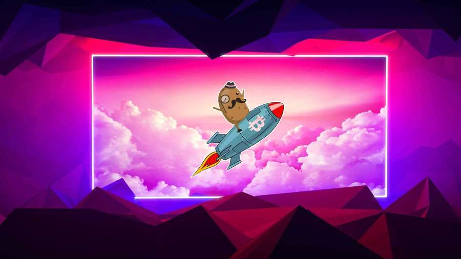Cartoon-Kartoffel-Astronaut fliegt Rakete durch rosa Wolken in neonumrandetem Weltraum. — NFT Hintergrundbild