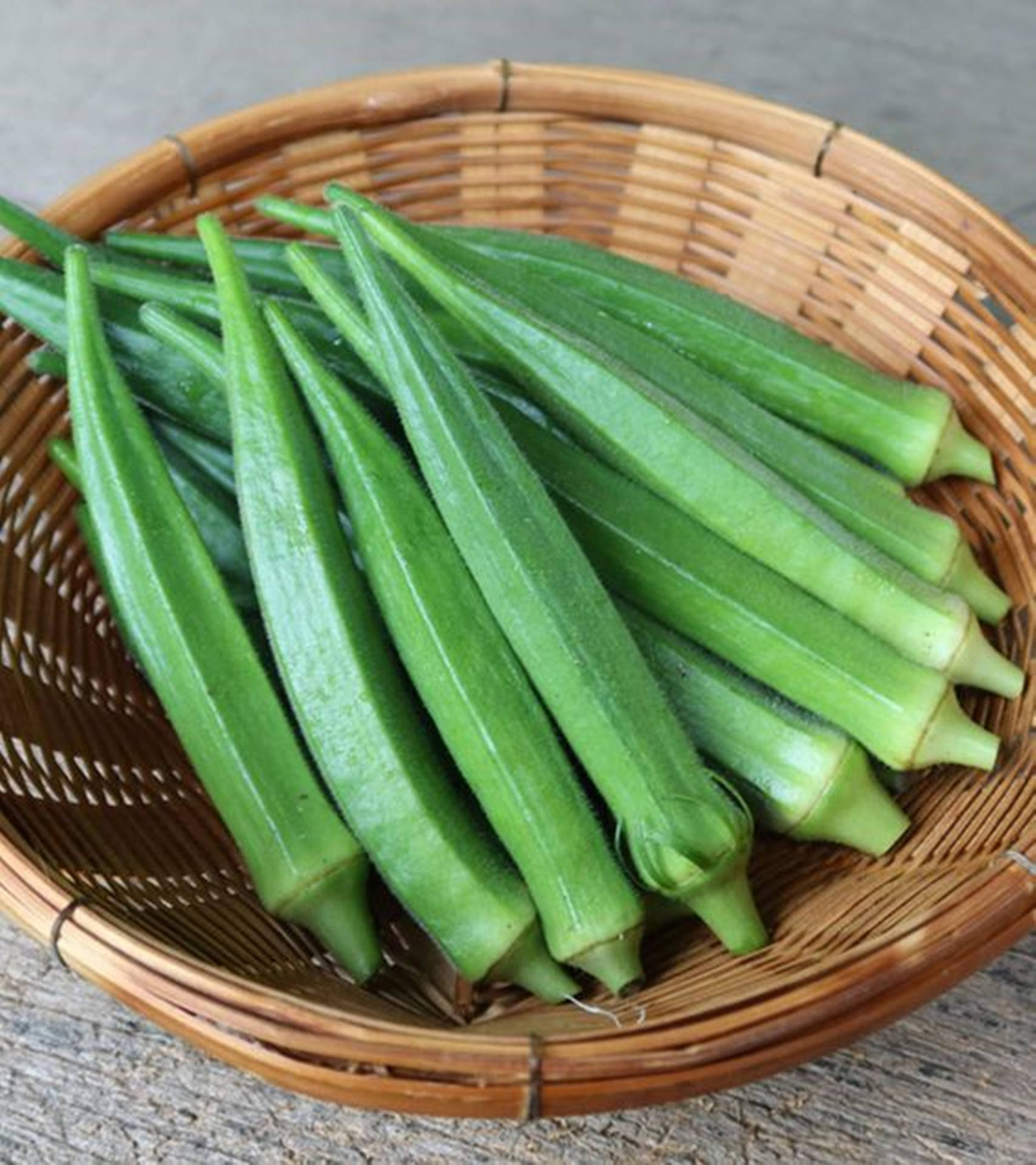 Okra Bakgrund