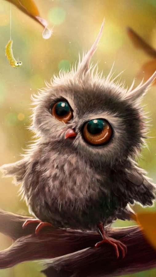 Un búho gris esponjoso con grandes ojos posado en una rama en un bosque iluminado por el sol. — Owl Phone Fondos de pantalla