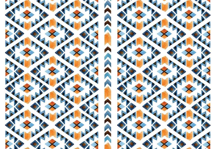 Padrão geométrico colorido com formas laranja, azul e marrom sobre fundo branco. — Padrão Asteca Papéis de Parede