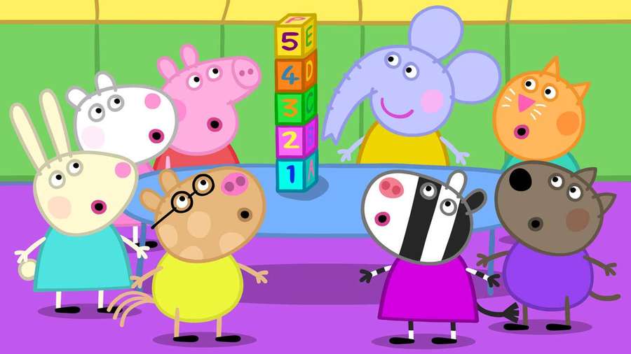 Karakter kartun termasuk Peppa Pig berkumpul di sekitar menara angka warna-warni. — Peppa Pig Tablet Wallpaper