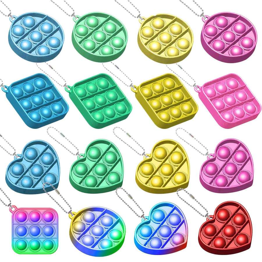 Colgantes pop-it fidget coloridos en formas de corazón y cuadrado con cadenas. — Pop It Fondos de pantalla
