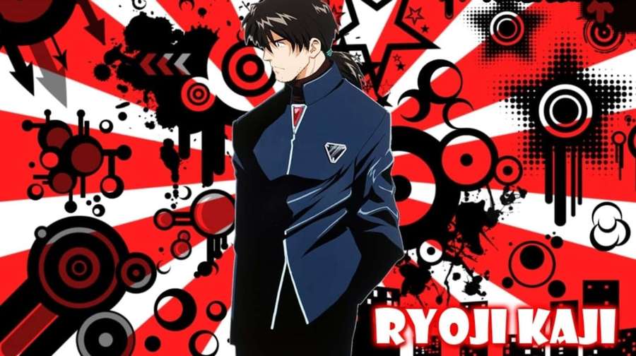 Personaje de anime Ryoji Kaji con un uniforme azul oscuro sobre un diseño abstracto rojo, blanco y negro. — Ryoji Kaji Fondos de pantalla