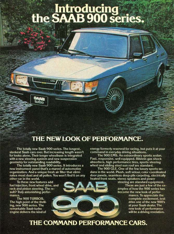 Vintage Saab 900 -sedan puutarhassa suorituskykymainostekstillä. — Saab 99 Taustakuvat