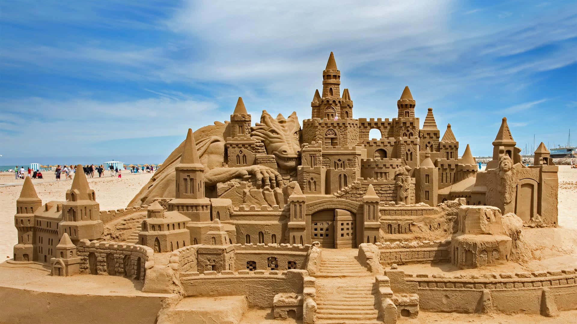 Sandcastle picture. Санд Кастл. Песочные замки в Испании. Песочный замок. Замок из песка.
