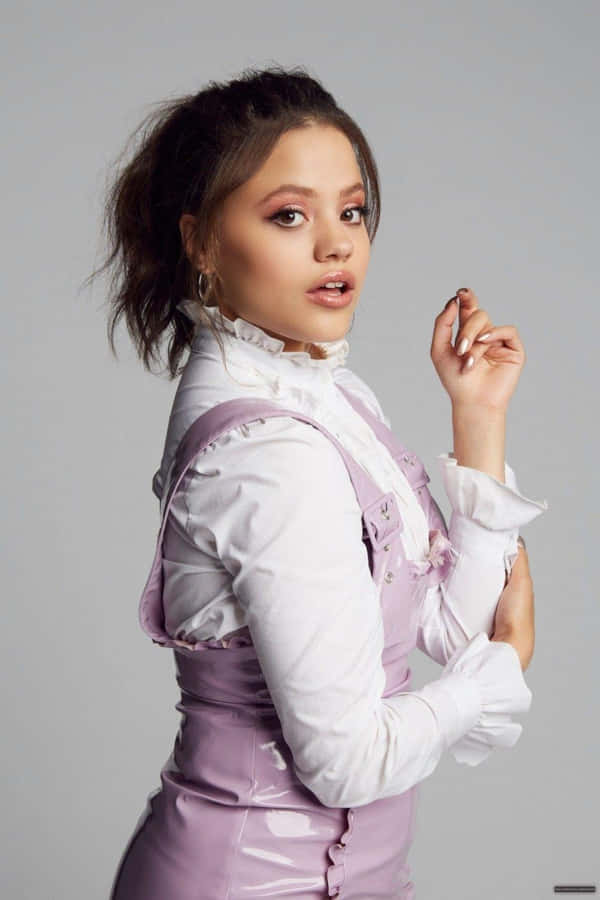 Sarah Jeffery Achtergrond