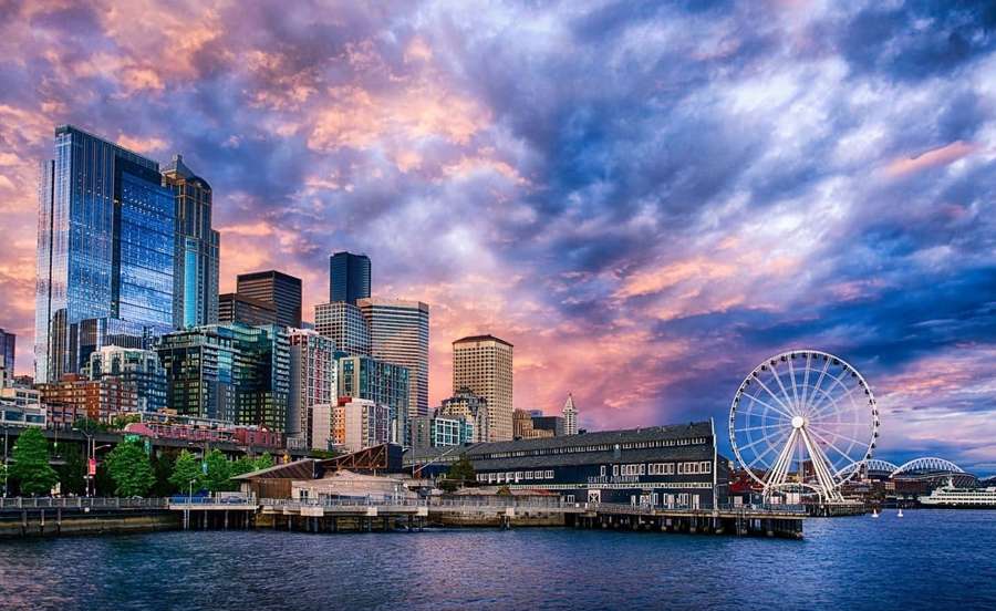 Seattle skyline at sunset with Ferris wheel and waterfront — Seattle HD Wallpaper