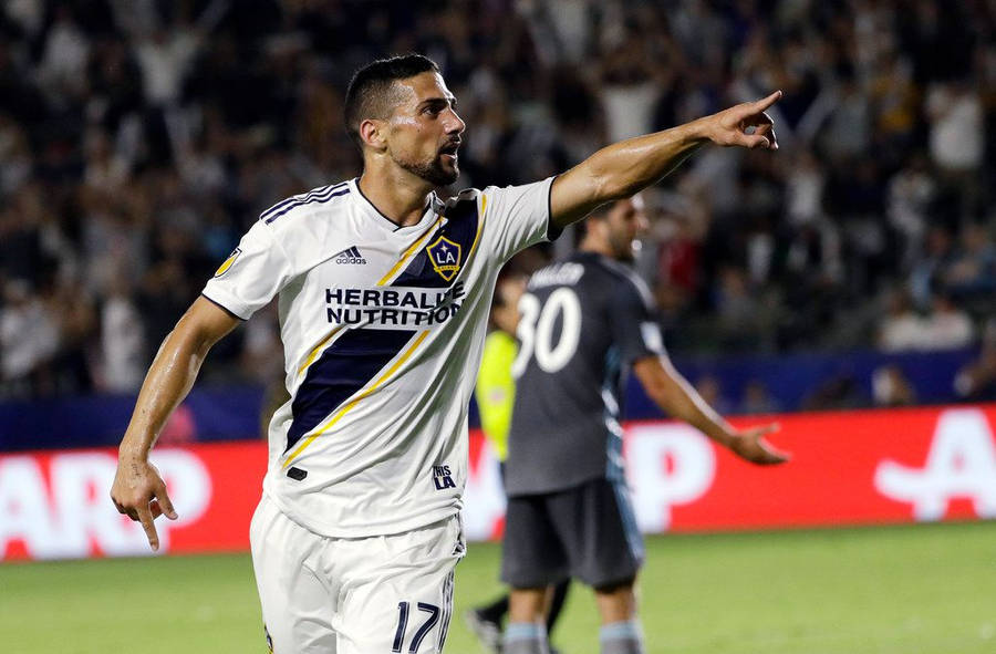 Sebastian Lletget Achtergrond