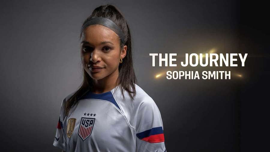Sophia Smith im USA-Fußballtrikot mit dem Text The Journey — Sophia smith Wallpaper