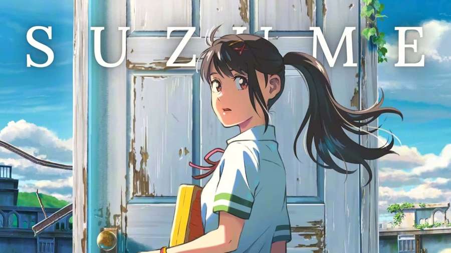 Anime girl with ponytail holding yellow book by blue door under sunny sky — Suzume Wallpaper