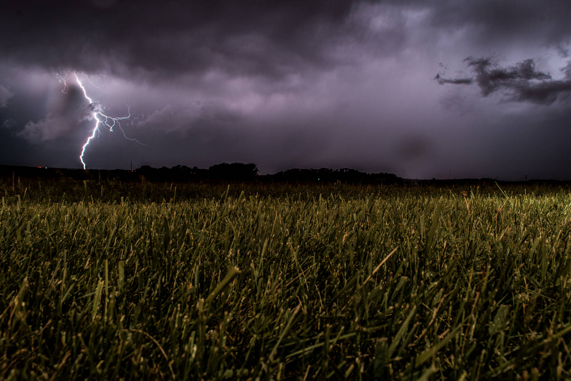 Tempesta Appassita Sfondo