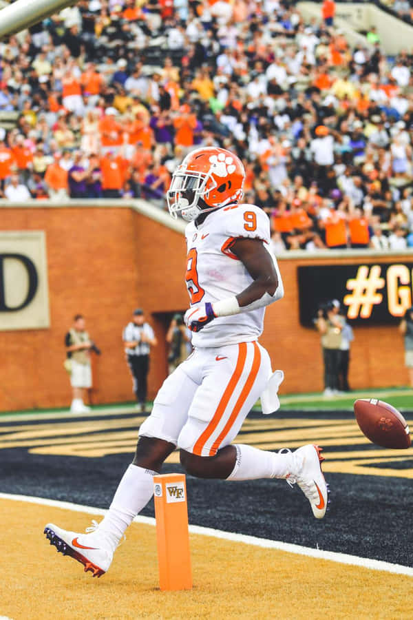 Travis Etienne Jr Wallpaper