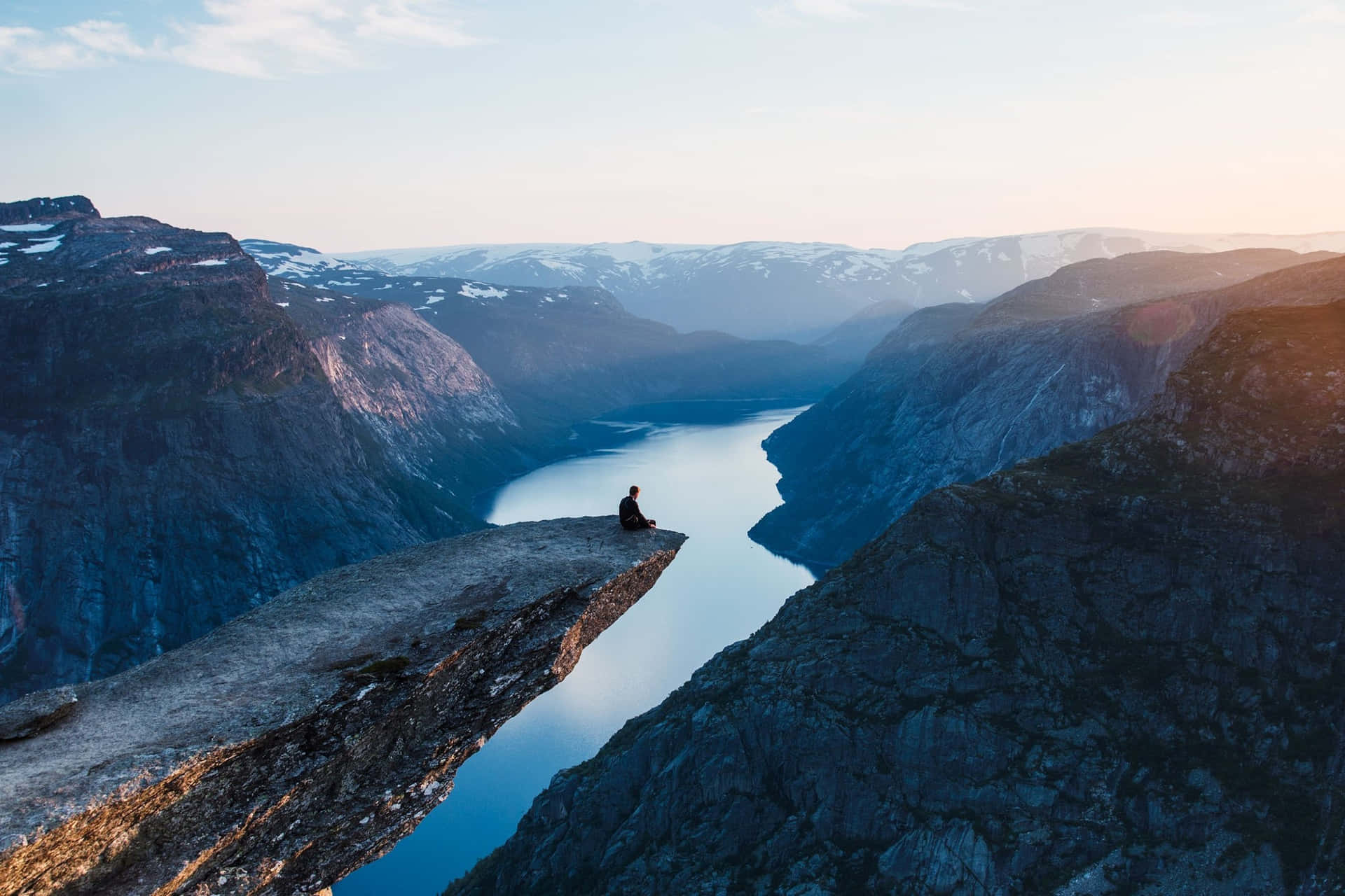 Trolltunga Wallpaper