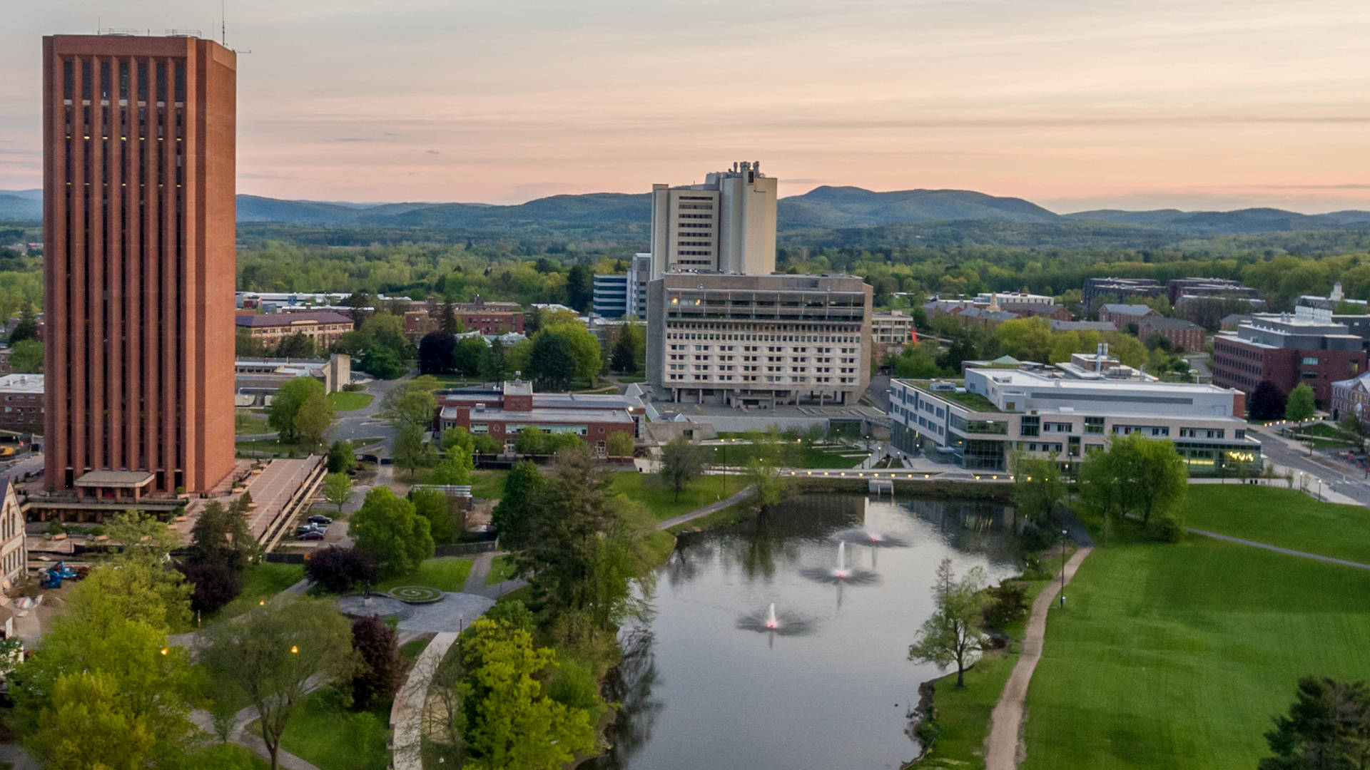 Universiteit Van Massachusetts Achtergrond