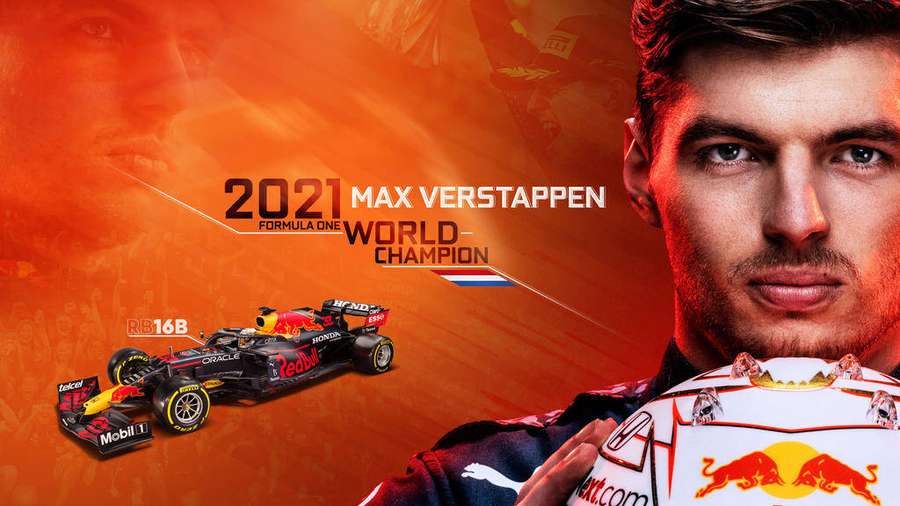 Max Verstappen tenant son trophée du Championnat du monde de Formule 1 2021. — Verstappen Fonds d'écran