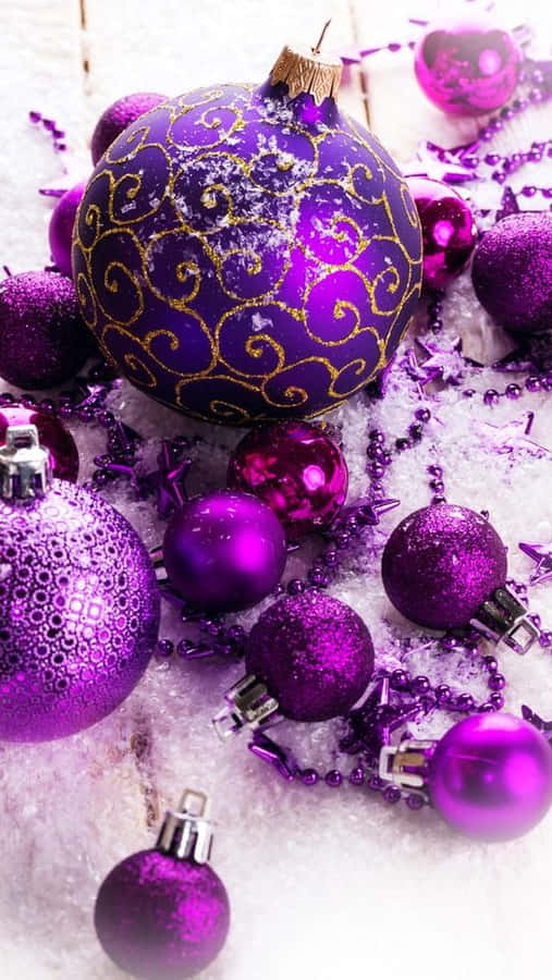 Violetter Weihnachtshintergrund