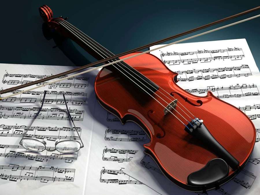 Red violin with bow and glasses on sheet music for musicians. — Violin Wallpaper