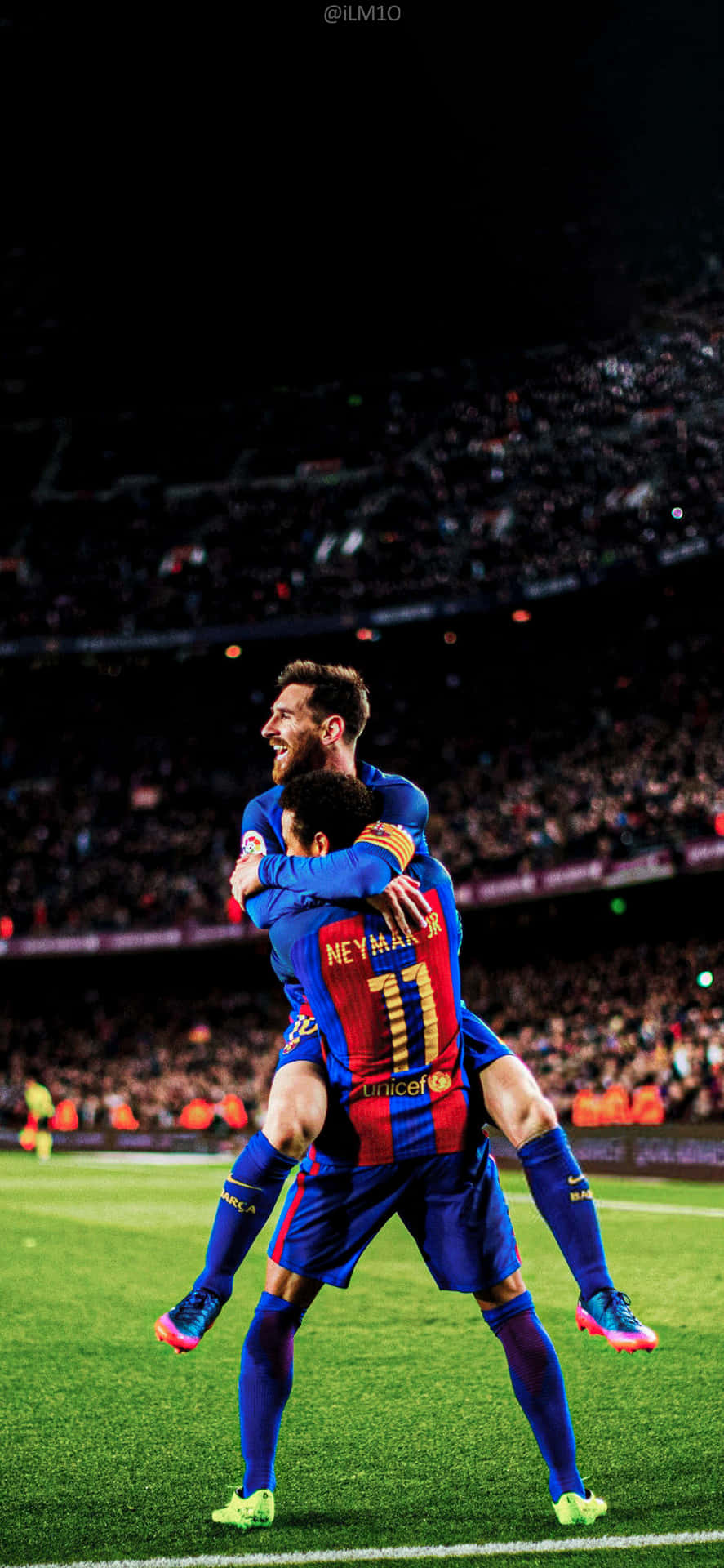 Messi và Neymar là hai cầu thủ bóng đá nổi tiếng nhất thế giới, được rất nhiều người yêu mến và hâm mộ. Chỉ với những hình ảnh đẹp liên quan đến hai ngôi sao này, bạn đã có thể tận hưởng một không khí đầy sắc màu và cảm nhận được sức hút của họ. Hãy xem và tải về những bức ảnh nền bóng đá hoàn hảo về Messi và Neymar để trang trí cho điện thoại của bạn.