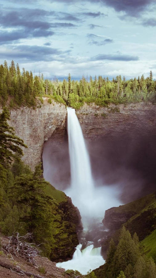 Wunderschöner Wasserfall Hintergrund