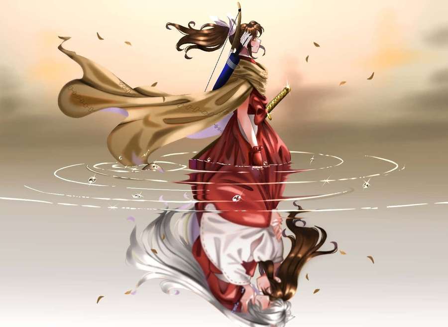 Mujer samurái con túnicas rojas y doradas de pie en el agua con hojas de otoño arremolinándose alrededor de su reflejo. — Yashahime Fondos de pantalla