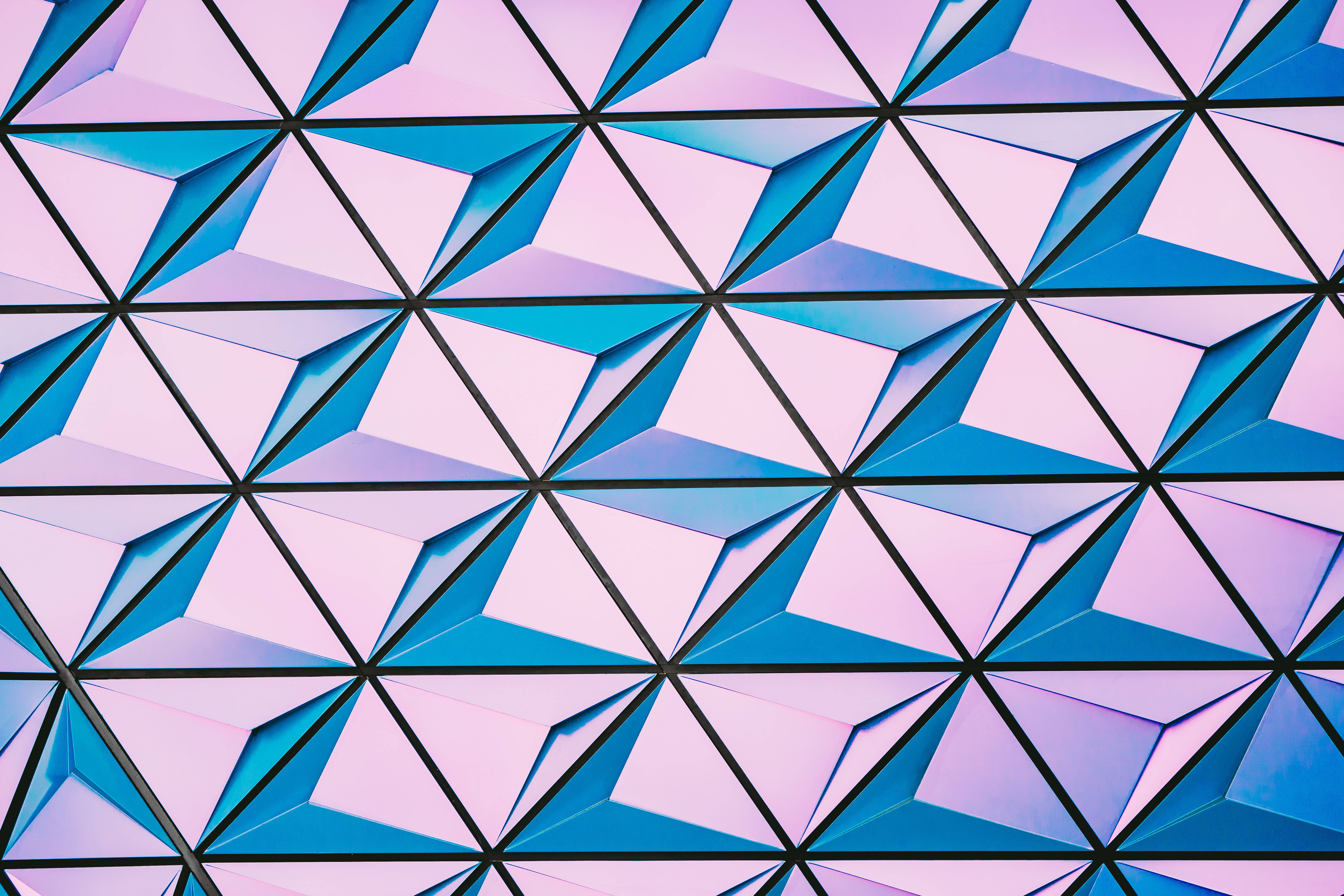 Download 4k Tablet Holographic Geometrical Shapes Wallpaper 