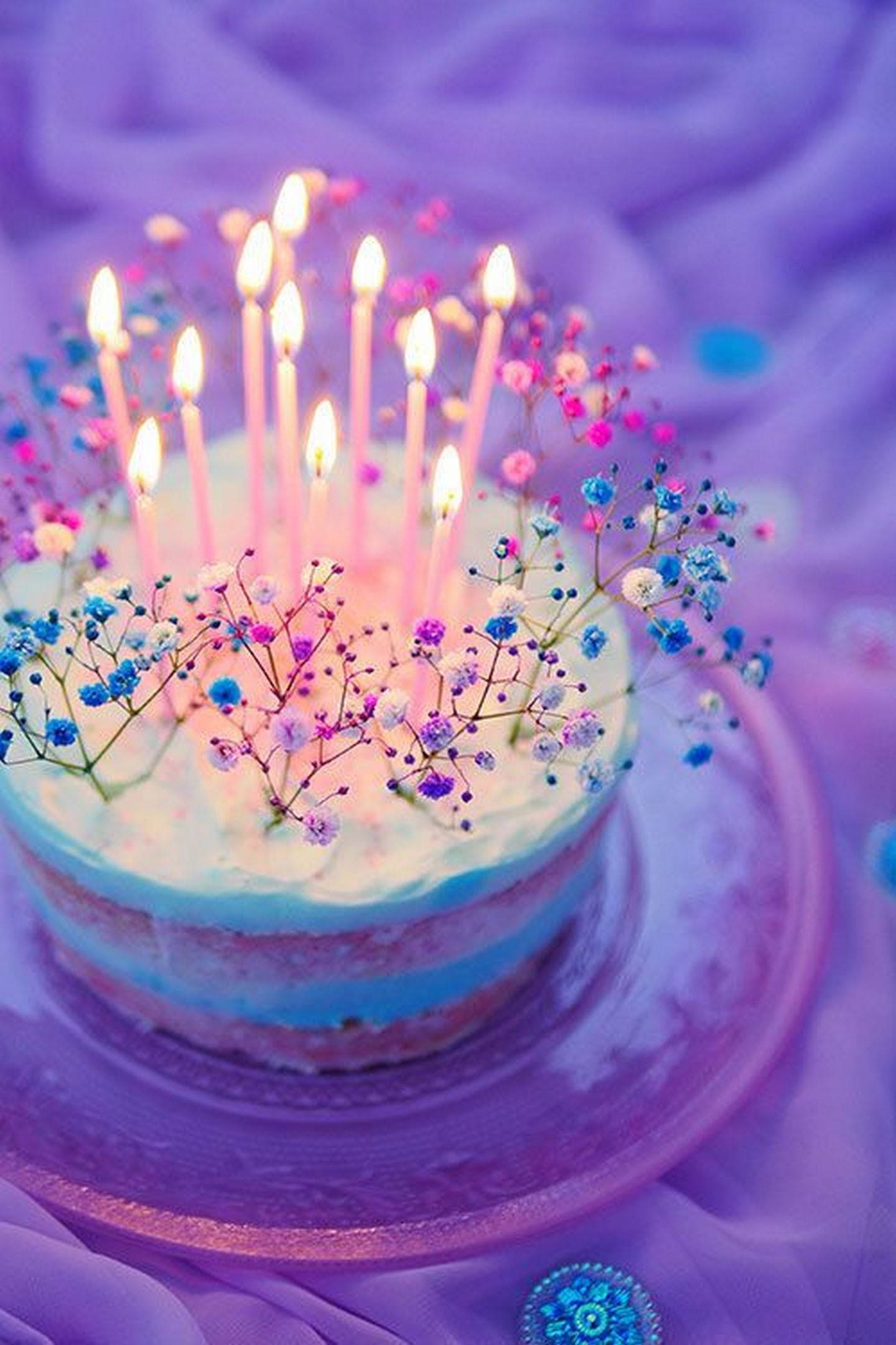 С днем рождения новые необычные. С днем рождения. С днем рождения стильно. Стильные тортики на день рождения. Открытка с днём рождения торт.